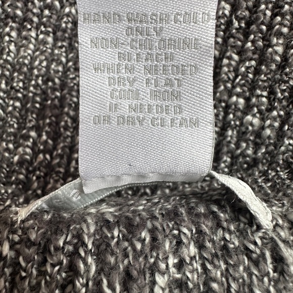 NWT Design History Asymmetrical Knit Sweater with Buttons – Size L, Gray - Picture 14 of 14